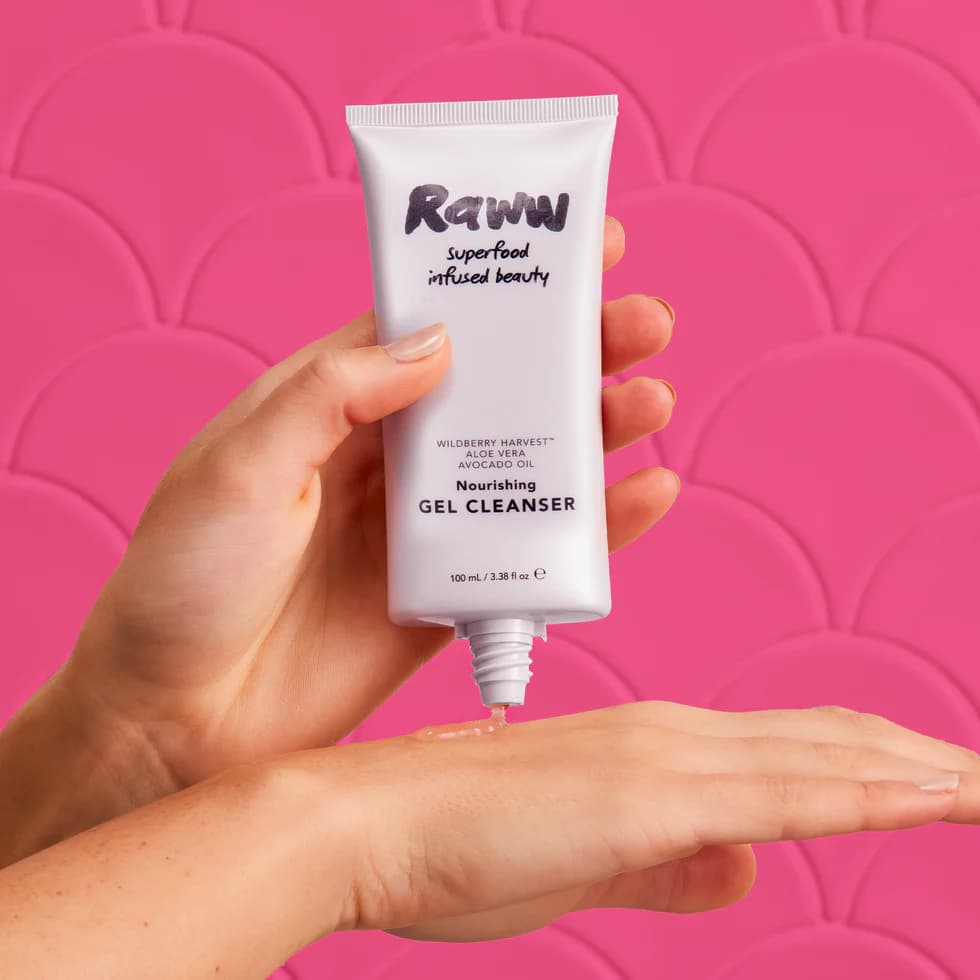 RW Nourishing Gel Cleanser Lifestyle 02
