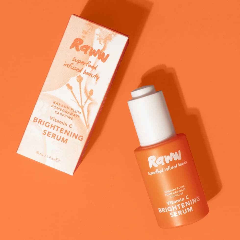 RAWW Vitamin C Brightening Serum Lifestyle 01
